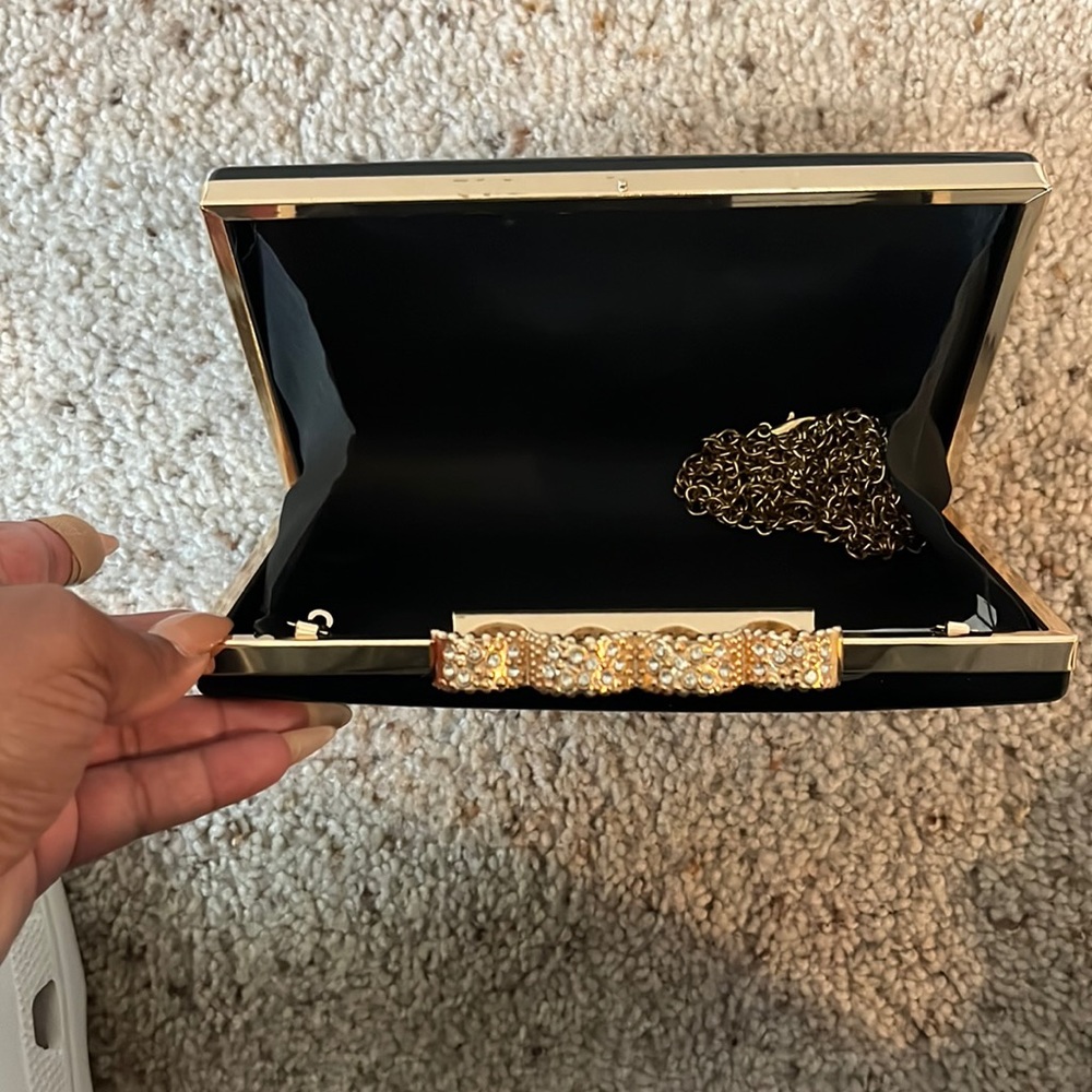 Black clutch